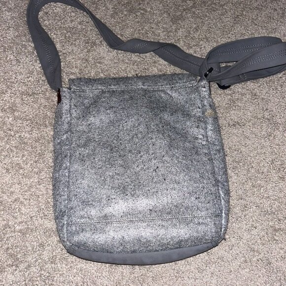Merrell Gray Wool Blend Lightweight Rectangle Shoulder Strap Crossbody Bag - Picture 4 of 9